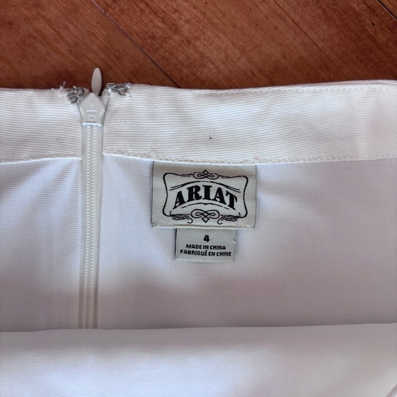 ✨Ariat Aztec Skirt✨ - Picture 4 of 5